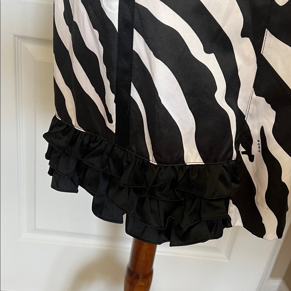 NWT bebe black and white ruffle trench coat XS - Picture 4 of 8